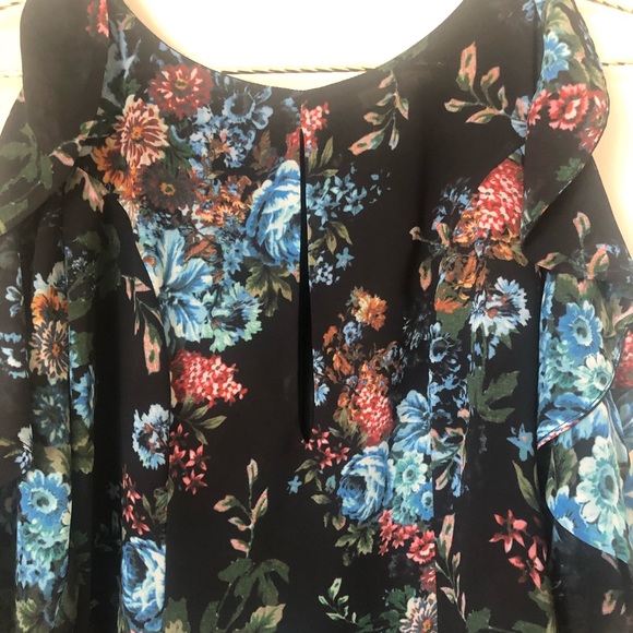 LPA Top 9 in Antique Floral - Picture 6 of 8